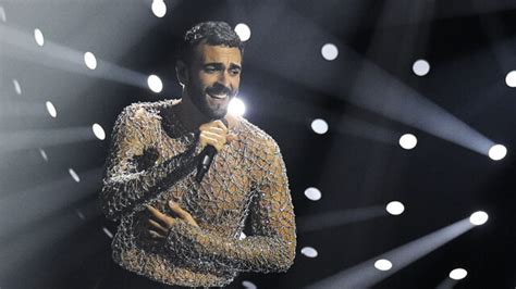 Sanremo 2024, i vestiti di Marco Mengoni: stilista, .